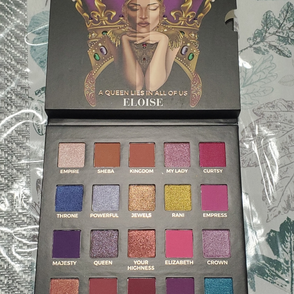 Eyeshadow palette